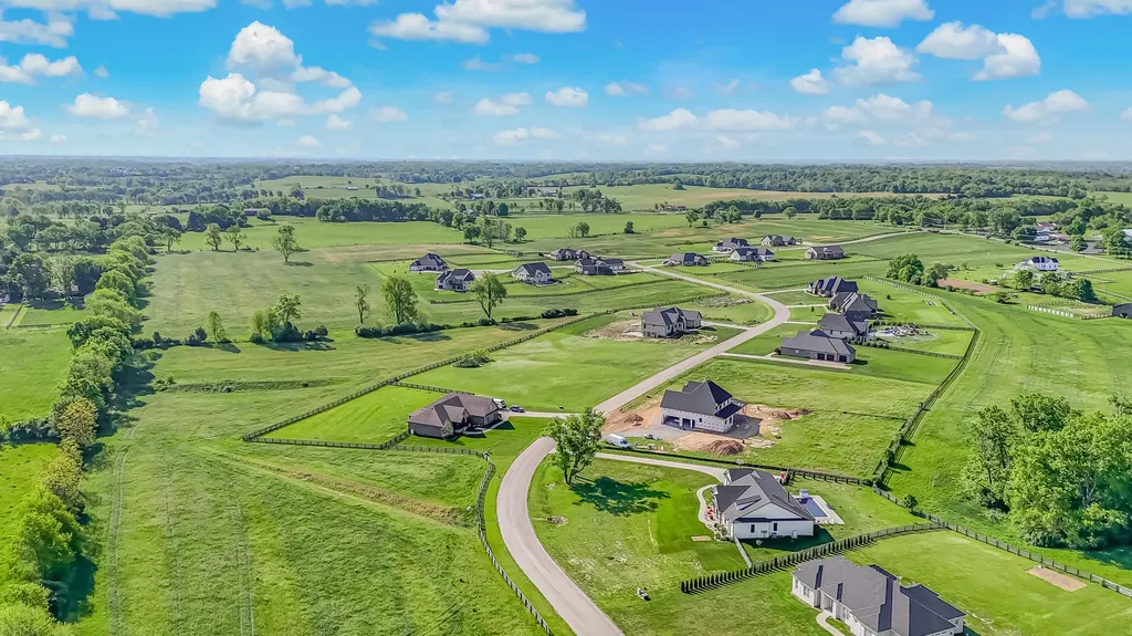 222 Ridgefield Drive Nicholasville KY 40356