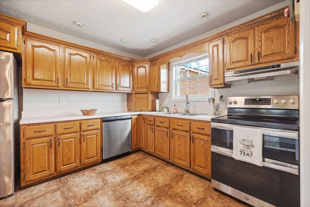 3033 Clear Springs Drive London KY 40744
