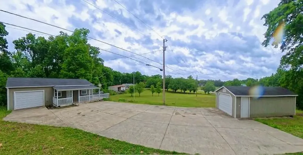 2831 Williamsburg Street Whitley City KY 42653