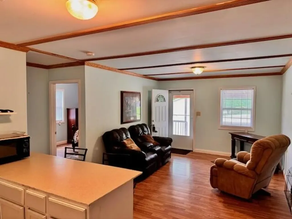 2831 Williamsburg Street Whitley City KY 42653