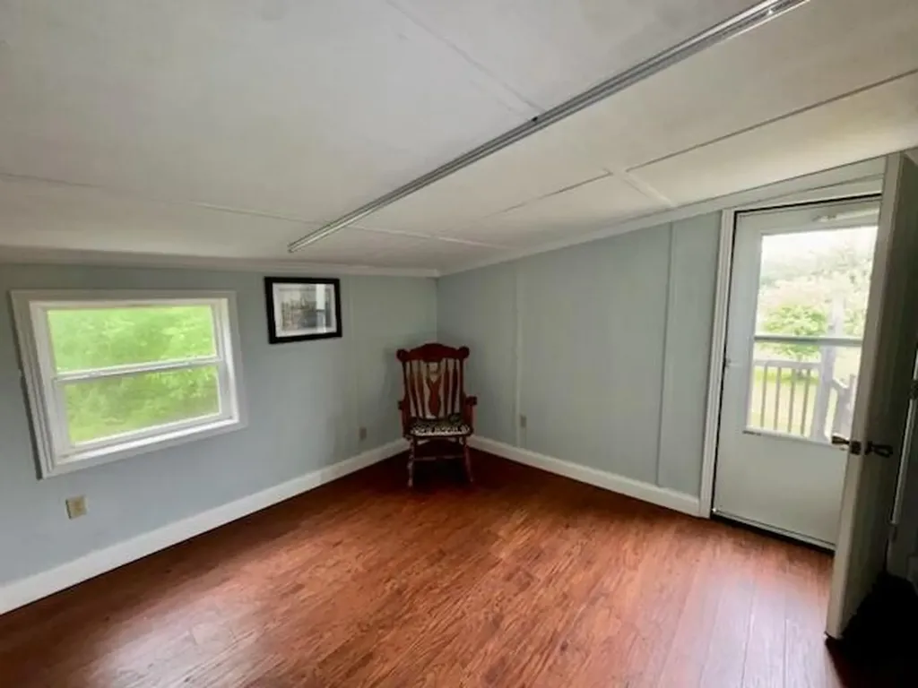 2831 Williamsburg Street Whitley City KY 42653