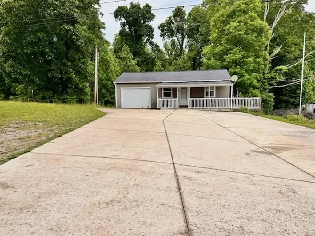2831 Williamsburg Street Whitley City KY 42653