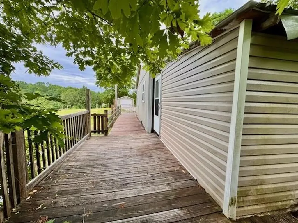 2831 Williamsburg Street Whitley City KY 42653