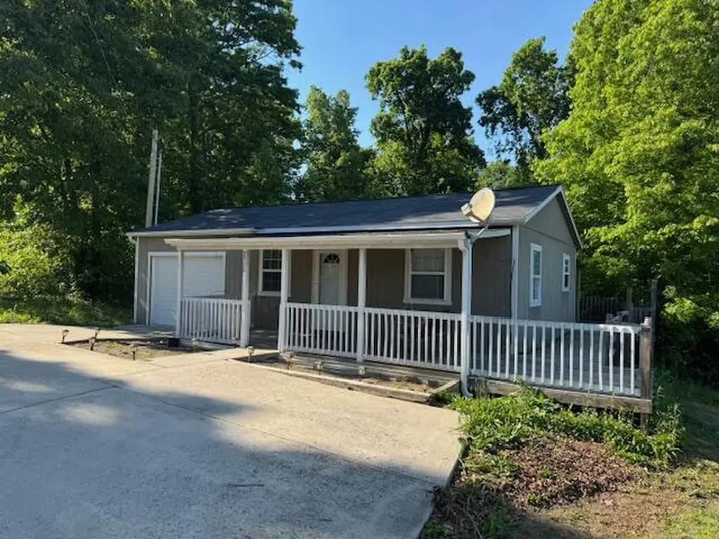 2831 Williamsburg Street Whitley City KY 42653