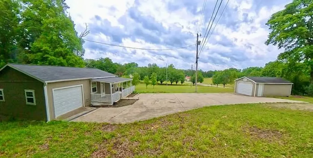 2831 Williamsburg Street Whitley City KY 42653