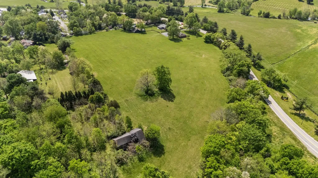 6888-A Midway Road Midway KY 40347