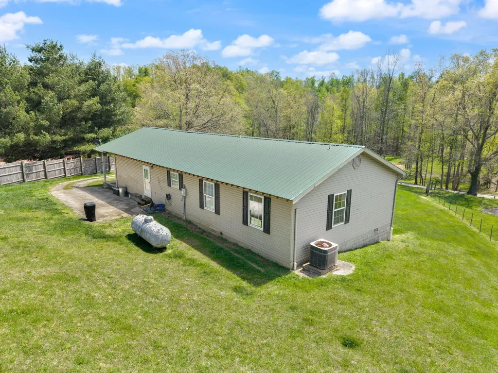 234 Grab Nickell Hill Morehead KY 40351