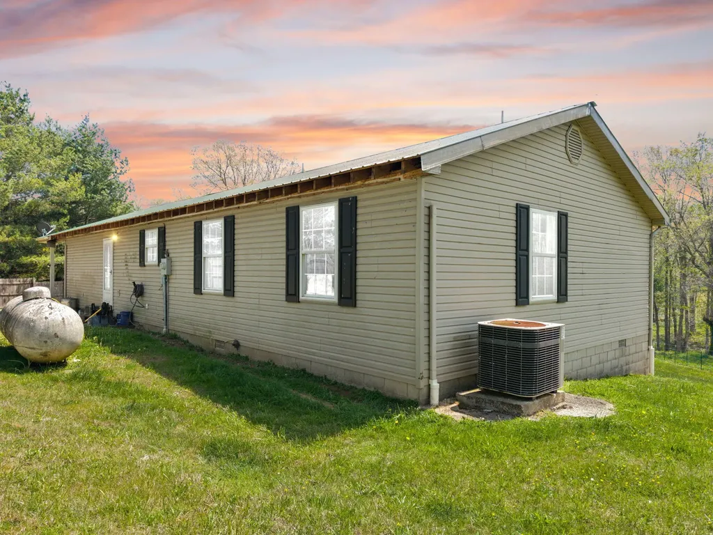 234 Grab Nickell Hill Morehead KY 40351