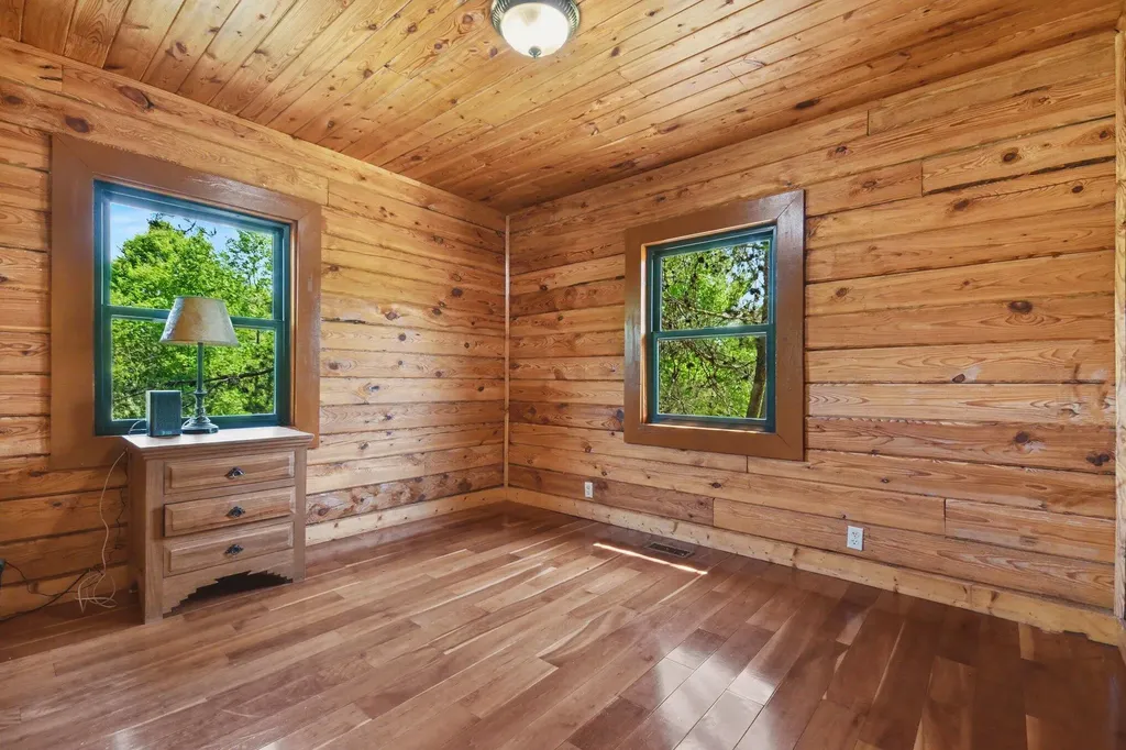 70 Twin Creek Loop Jamestown KY 42629