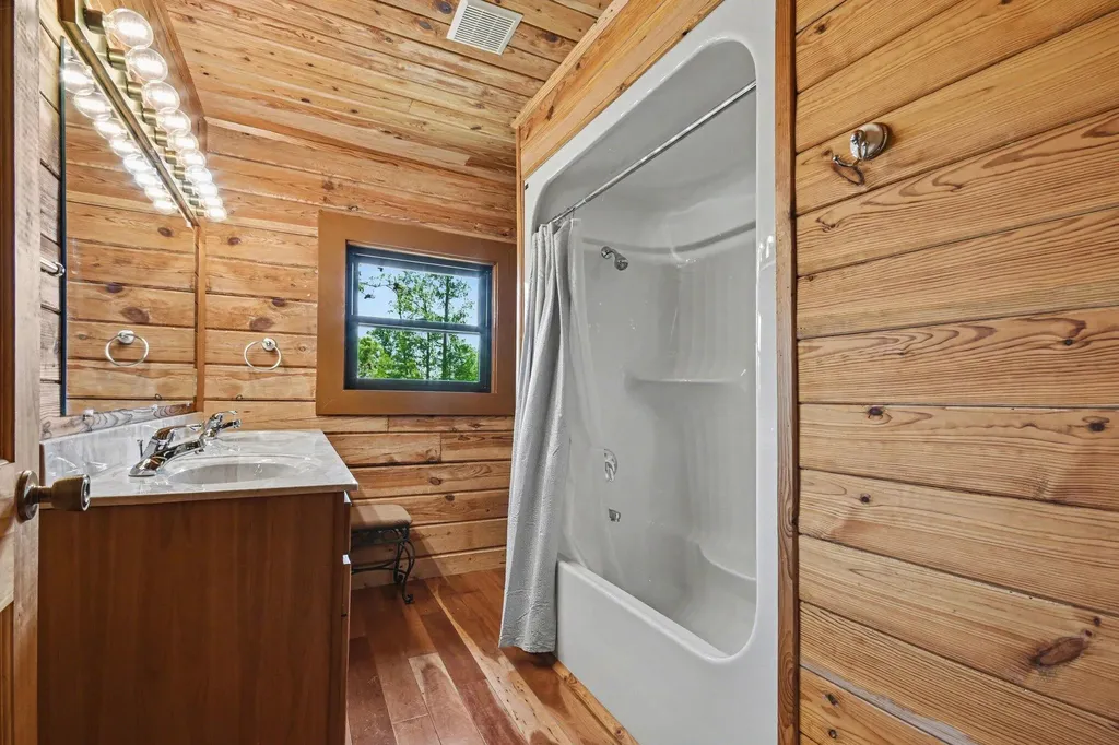70 Twin Creek Loop Jamestown KY 42629