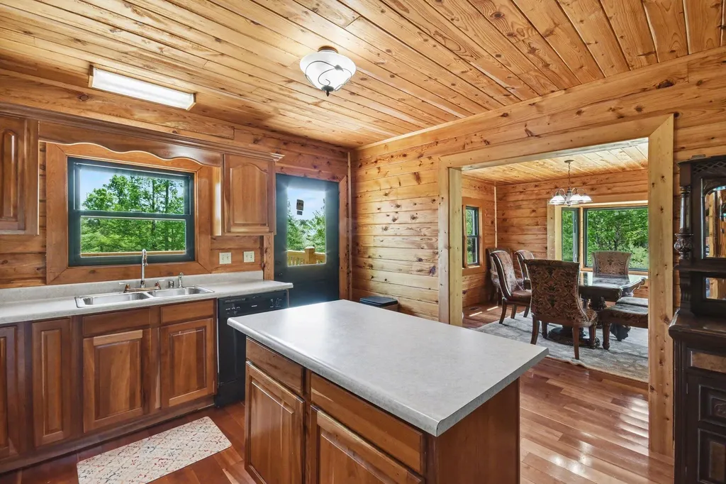 70 Twin Creek Loop Jamestown KY 42629