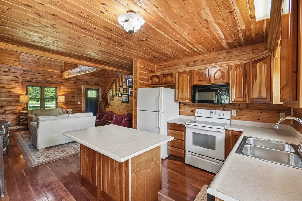 70 Twin Creek Loop Jamestown KY 42629