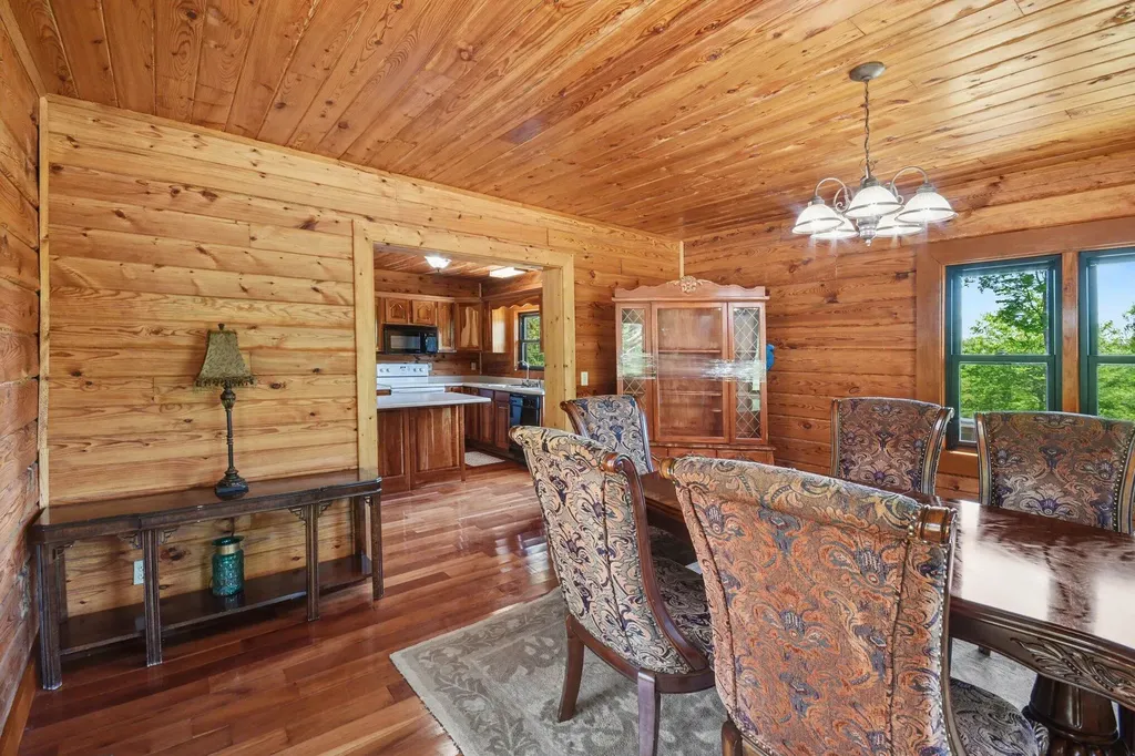 70 Twin Creek Loop Jamestown KY 42629