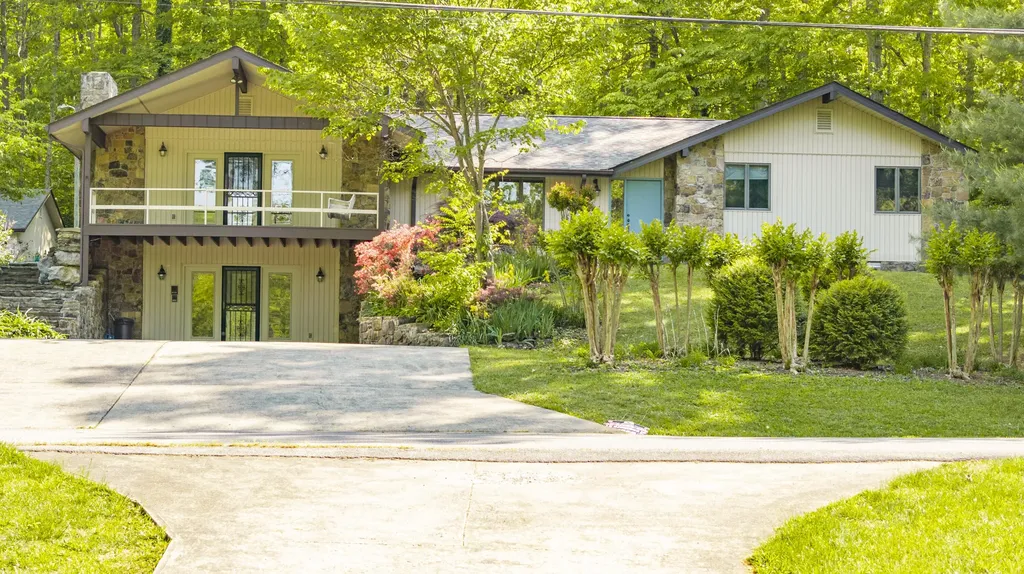 568 Castle Street Monticello KY 42633