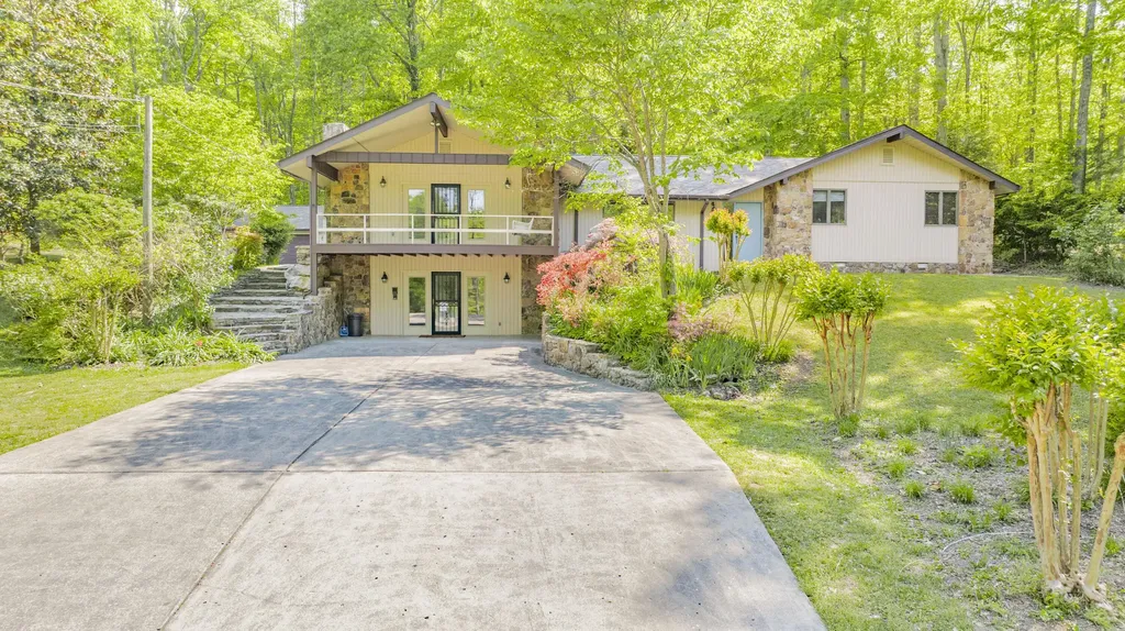 568 Castle Street Monticello KY 42633