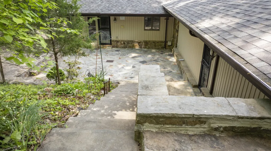 568 Castle Street Monticello KY 42633