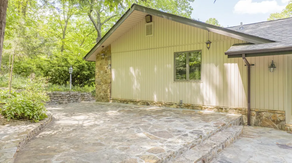 568 Castle Street Monticello KY 42633
