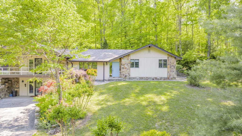 568 Castle Street Monticello KY 42633