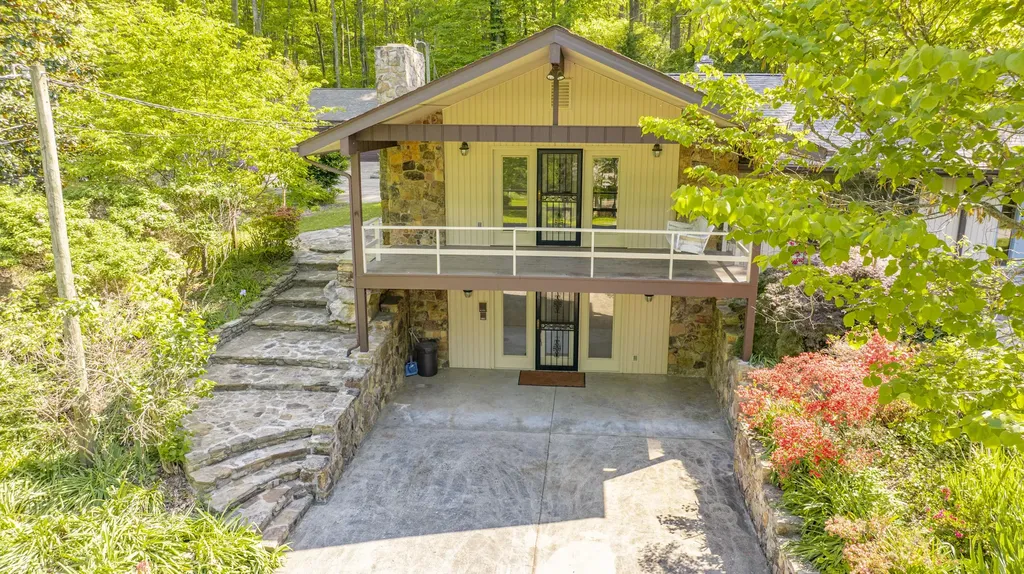 568 Castle Street Monticello KY 42633