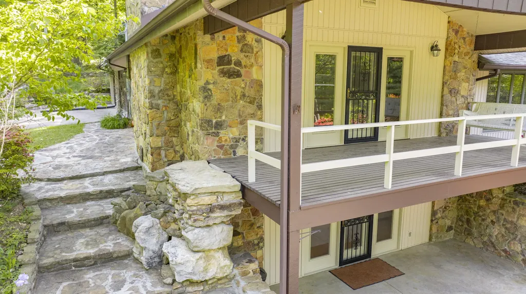 568 Castle Street Monticello KY 42633