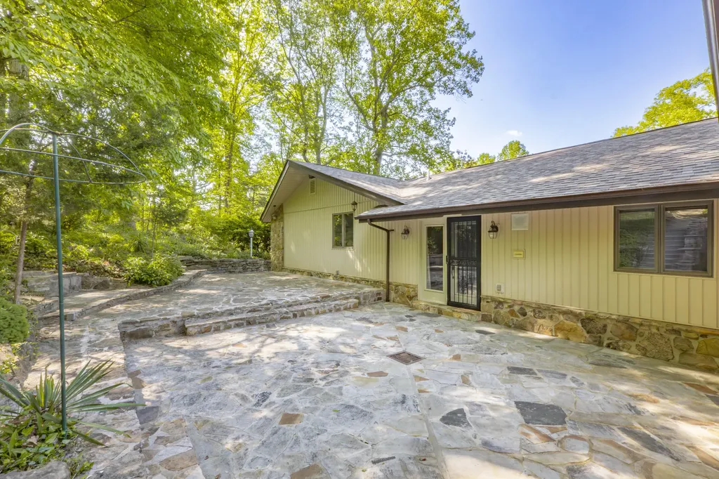 568 Castle Street Monticello KY 42633