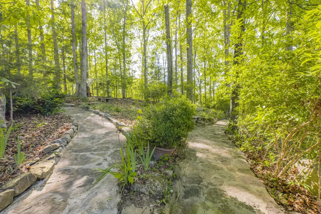 568 Castle Street Monticello KY 42633