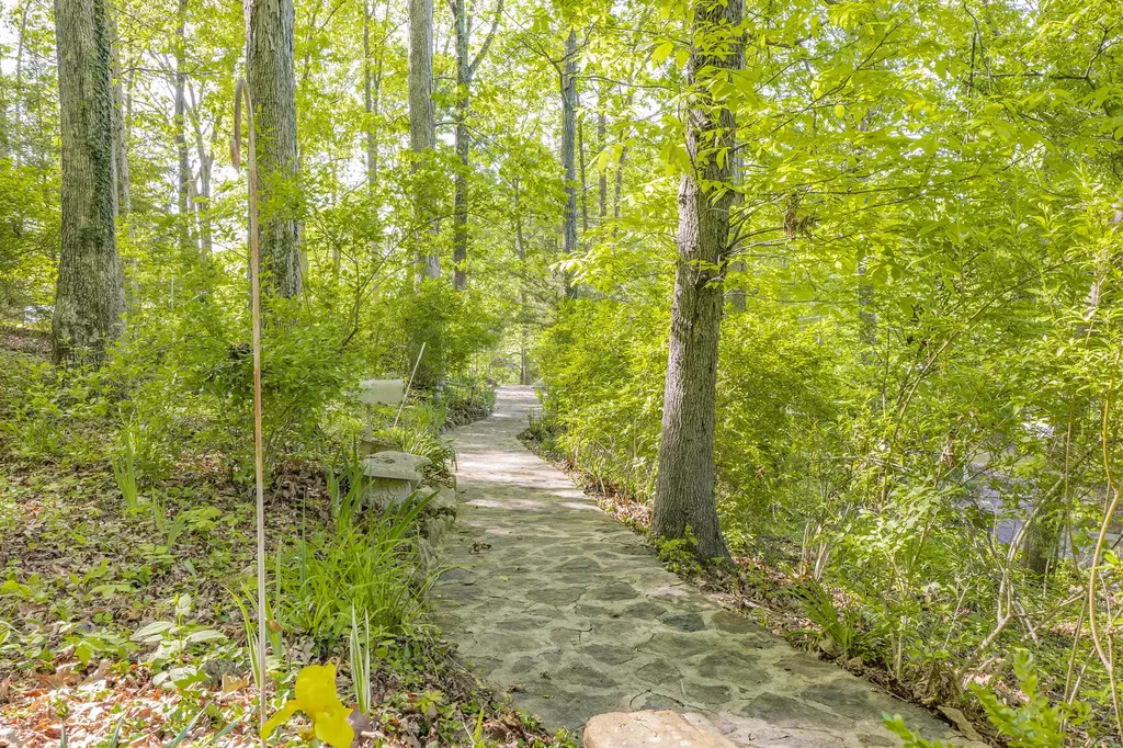 568 Castle Street Monticello KY 42633