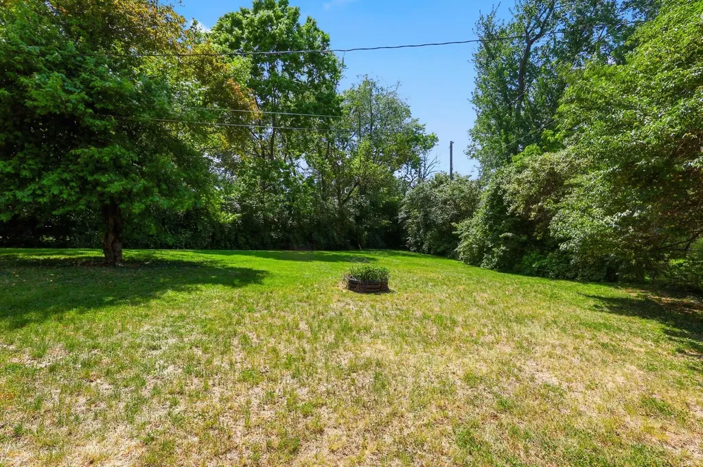 1555 Montrose Drive Lexington KY 40511