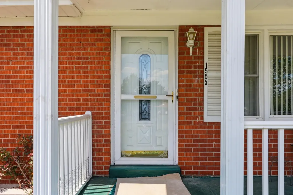 1555 Montrose Drive Lexington KY 40511