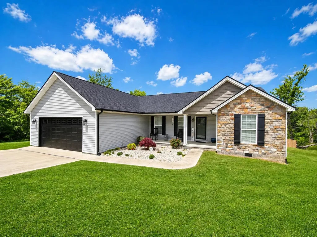 83 Mikes Lane London KY 40744