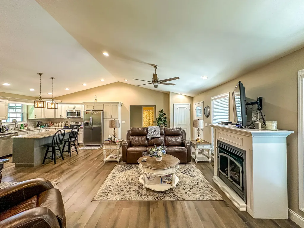 83 Mikes Lane London KY 40744