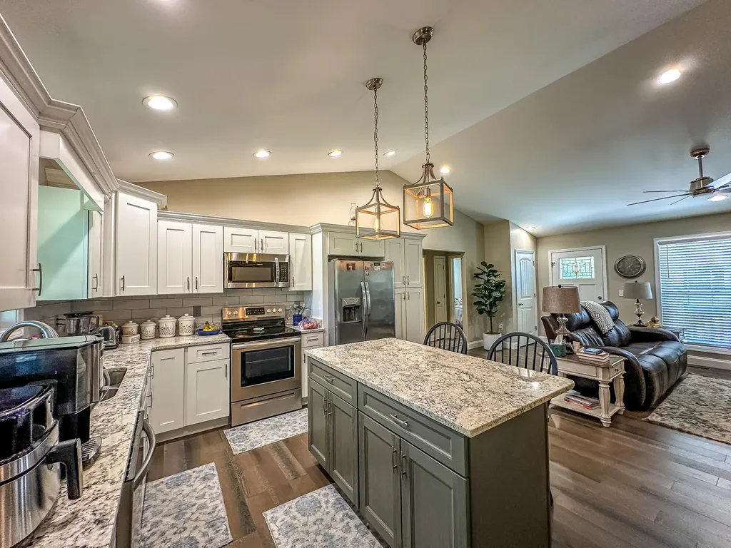 83 Mikes Lane London KY 40744