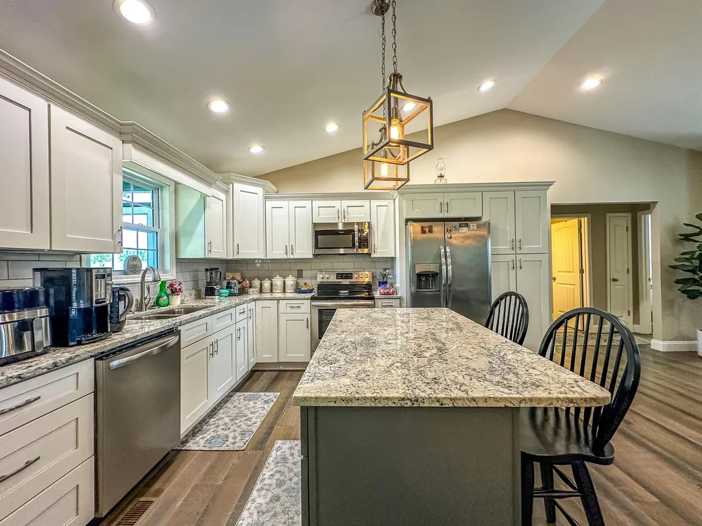 83 Mikes Lane London KY 40744