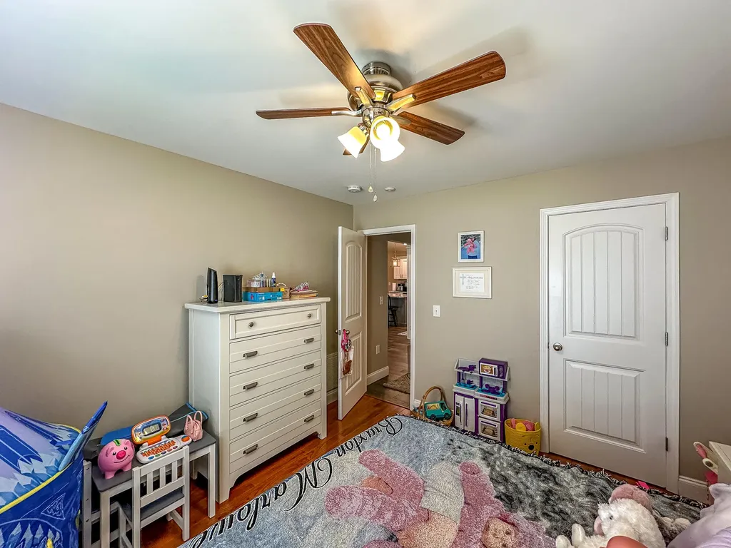 83 Mikes Lane London KY 40744