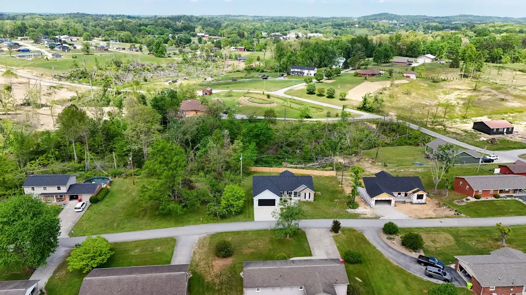 83 Mikes Lane London KY 40744