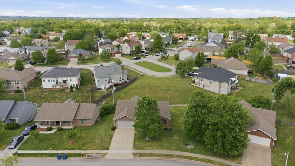 153 Gainsway Drive Nicholasville KY 40356