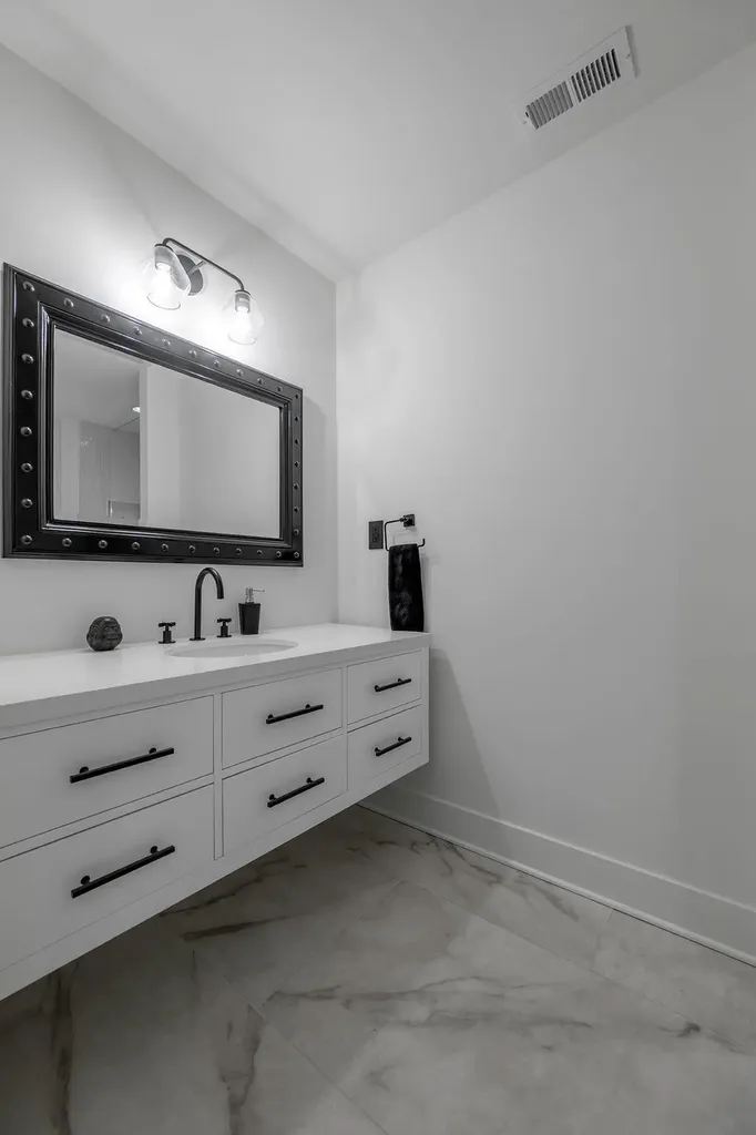 2005 Lakeside Drive Lexington KY 40502