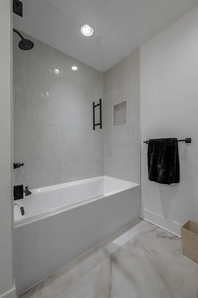 2005 Lakeside Drive Lexington KY 40502