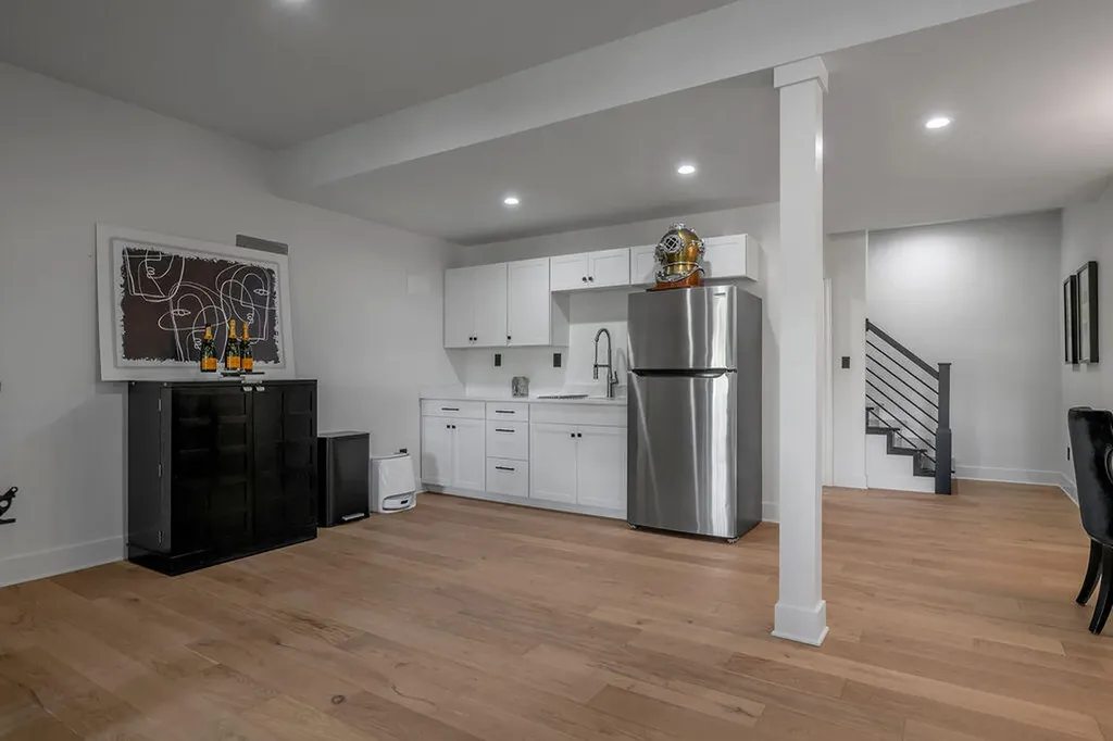 2005 Lakeside Drive Lexington KY 40502