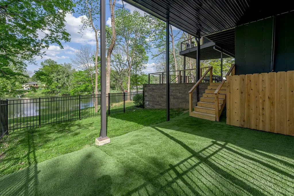 2005 Lakeside Drive Lexington KY 40502