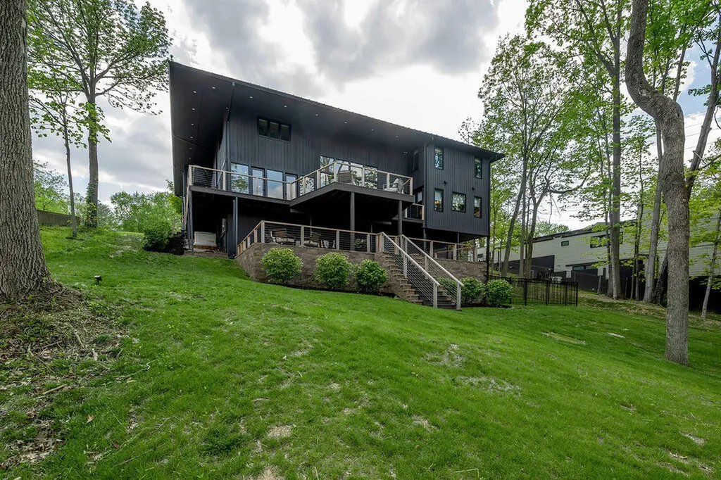 2005 Lakeside Drive Lexington KY 40502
