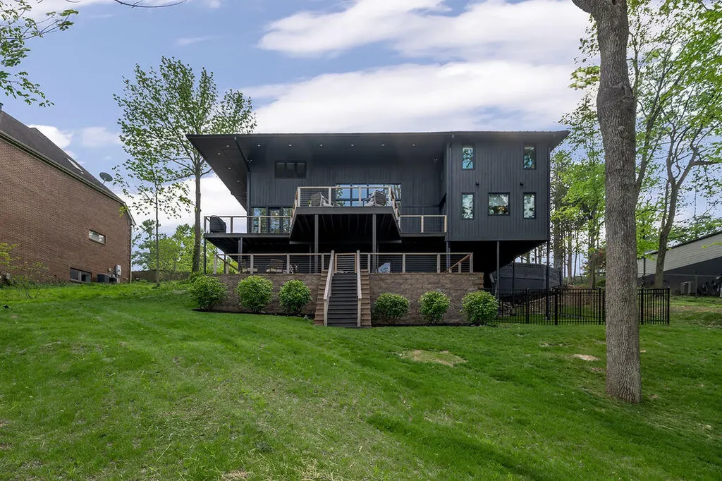 2005 Lakeside Drive Lexington KY 40502