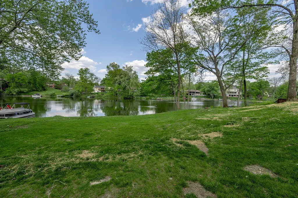 2005 Lakeside Drive Lexington KY 40502