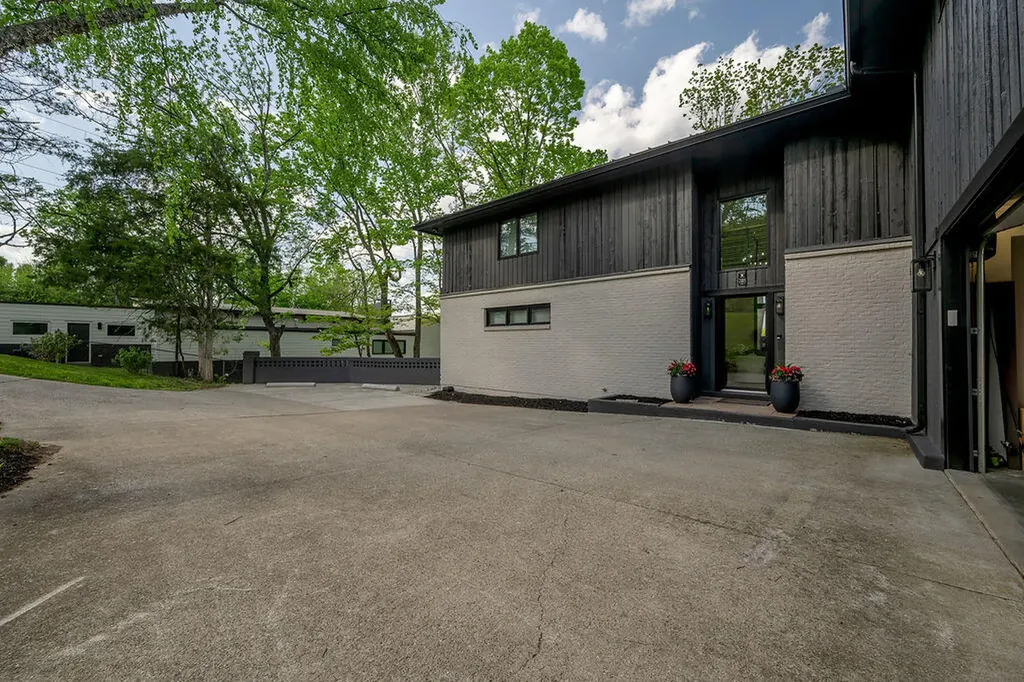 2005 Lakeside Drive Lexington KY 40502