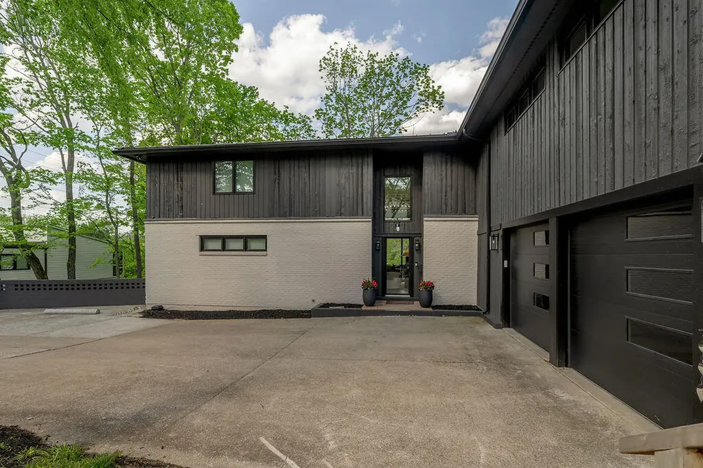 2005 Lakeside Drive Lexington KY 40502