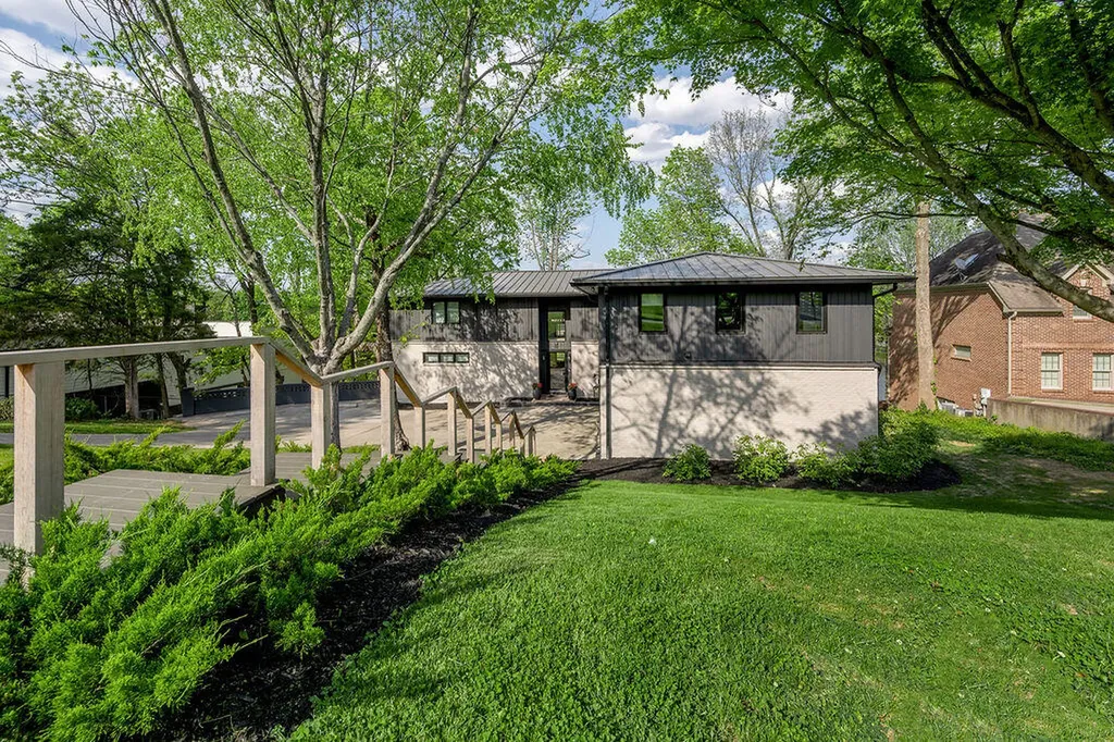 2005 Lakeside Drive Lexington KY 40502