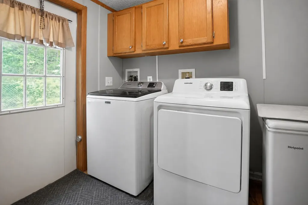 100 Abney Hollow Road Clay City KY 40312