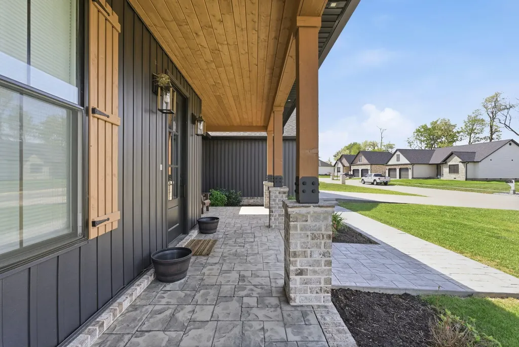 94 Clements Drive Danville KY 40422