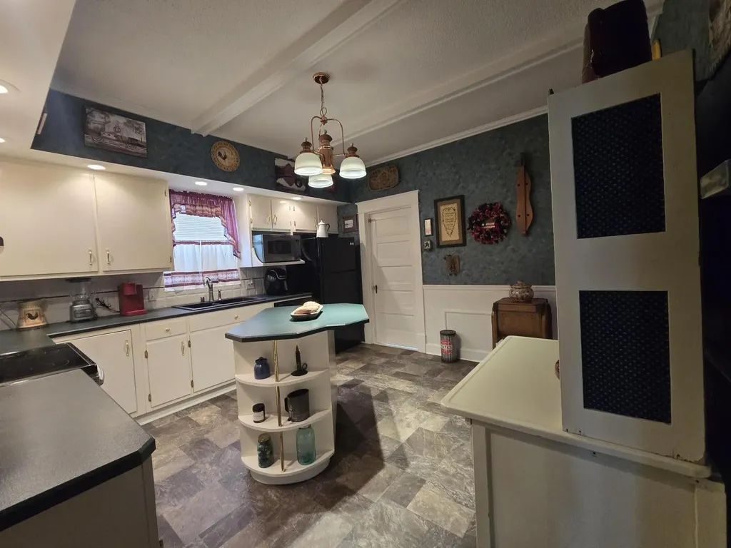 301 S 3rd Street Nicholasville KY 40356