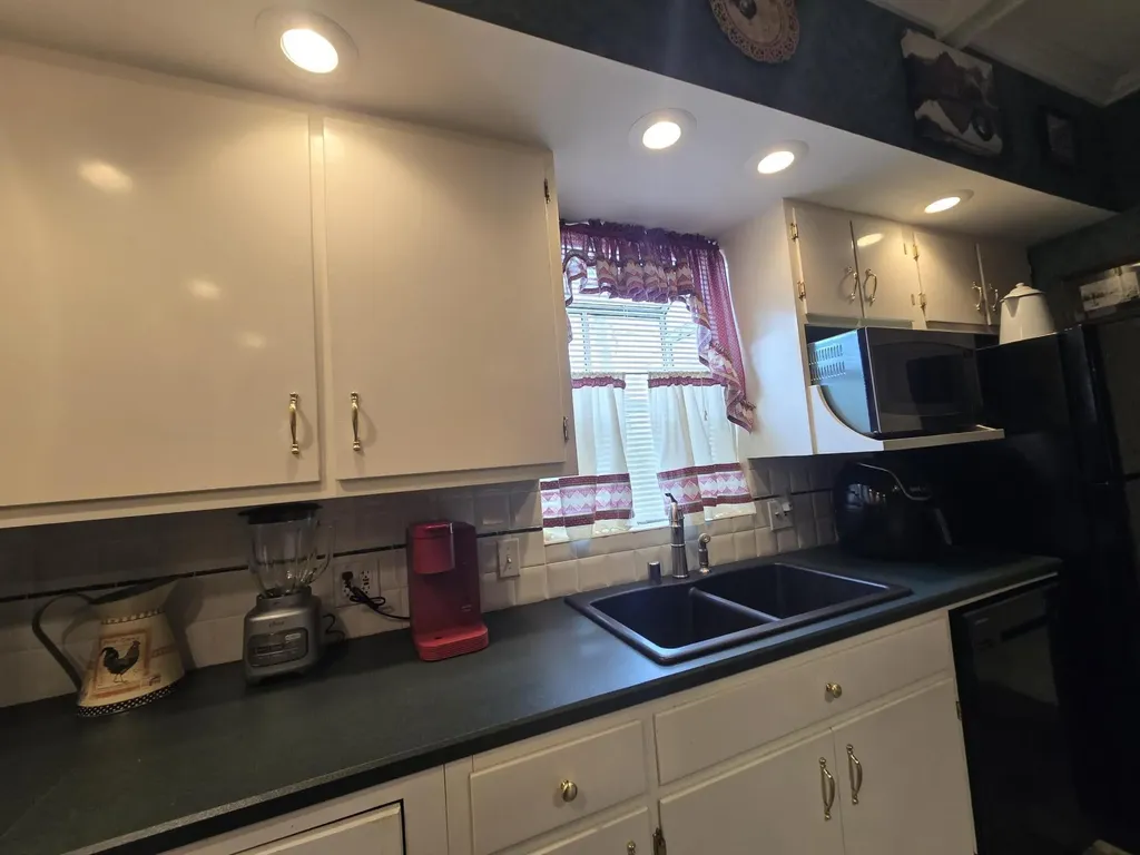 301 S 3rd Street Nicholasville KY 40356